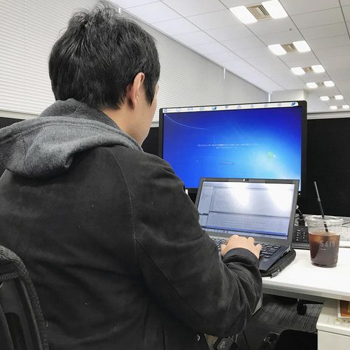 09:00 出社メールチェック | 朝賀 勇人 データマーケティング・データアナリスト職