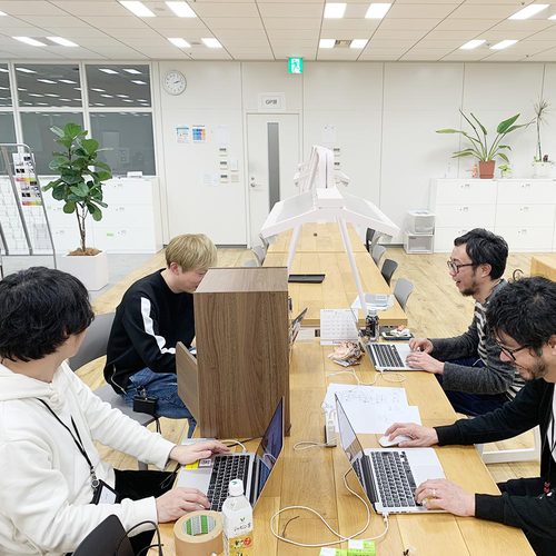 11:00 部の定例会議で仕事の進捗を共有 | 小林 大将 エンジニア職（インタラクティブコンテンツ）