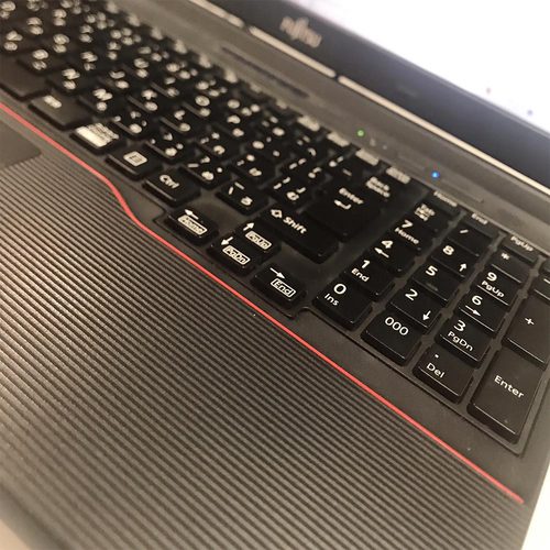 10:00 出社したらTo Doリストとメールをチェック | 中島 菜摘 ダイレクトマーケティング職