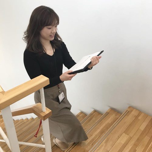 11:30 社内打ち合わせスタッフと企画会議 | 生駒 杏菜 ＰＲプロデュース職